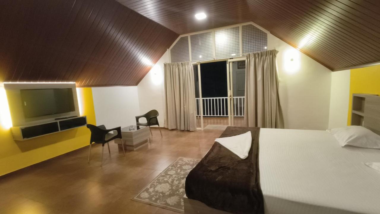 Happy Holidays Resort Kanthalloor Exterior photo